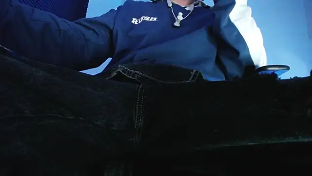 zacwatson  online show from January 16, 1:31 am