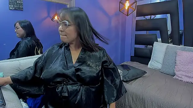 Snapshot of Romina017 chatting on January 15, 8:09 am Romina017 online show from January 15, 8:09 am