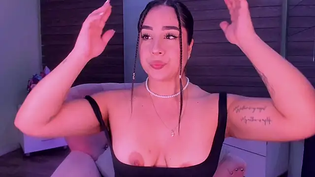 Sussy Bell01 online show from December 26, 8:32 pm