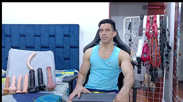 JoseRumbero26 online show from April 21, 2:04 am