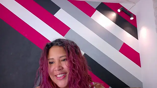 Snapshot of I_am_yours- chatting on November 20, 11:43 am I am yours- online show from November 20, 11:43 am