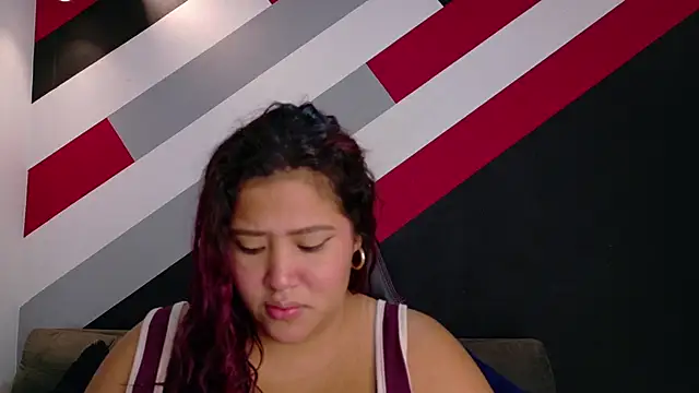 Snapshot of I_am_yours- chatting on December 4, 11:41 am I am yours- online show from December 4, 11:41 am