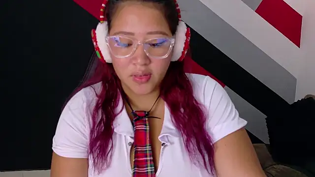 Snapshot of I_am_yours- chatting on December 5, 11:41 am I am yours- online show from December 5, 11:41 am