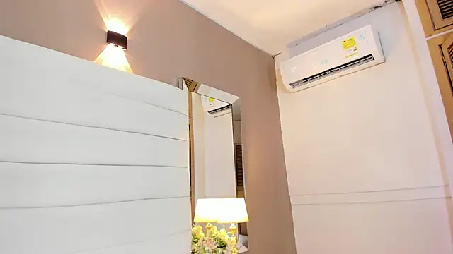 Lilly 2809  online show from September 14, 4:11 am