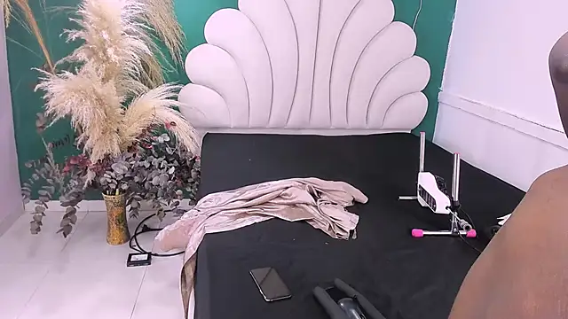 Snapshot of bonieklent chatting on February 21, 3:34 am bonieklent online show from February 21, 3:34 am