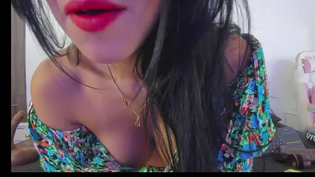 Snapshot of natalia_collinslim chatting on January 17, 3:55 am natalia collinslim online show from January 17, 3:55 am