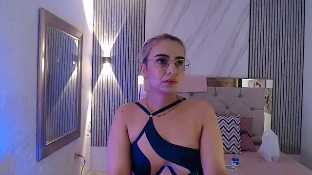 ashley  tylor online show from February 23, 11:35 pm