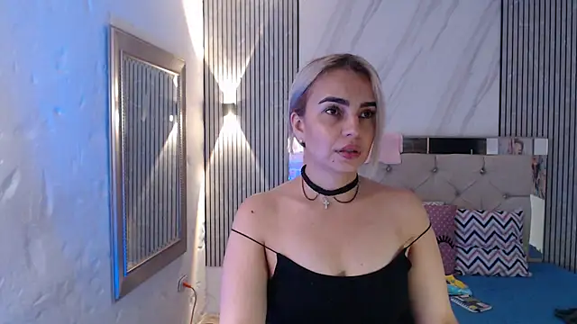 ashley  tylor online show from April 20, 10:11 pm