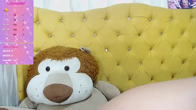 Snapshot of moniquehicks chatting on February 20, 10:15 pm moniquehicks online show from February 20, 10:15 pm
