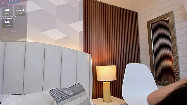 Julietasantos   online show from October 10, 7:02 pm