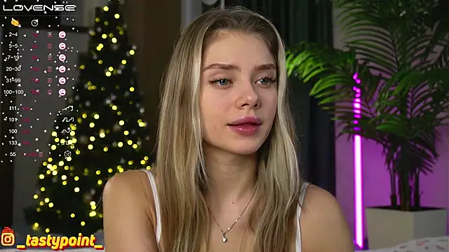 Snapshot of TastyPoint chatting on December 12, 5:26 pm TastyPoint online show from December 12, 5:26 pm