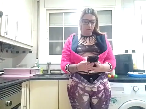 Snapshot of Dakota_Blonde08 chatting on November 8, 8:07 pm Dakota Blonde08 online show from November 8, 8:07 pm