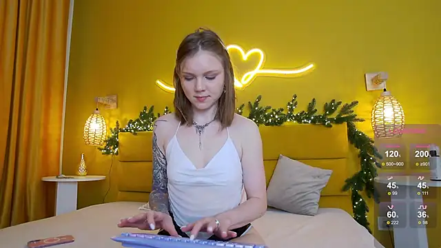 lessysweety online show from November 28, 3:20 am