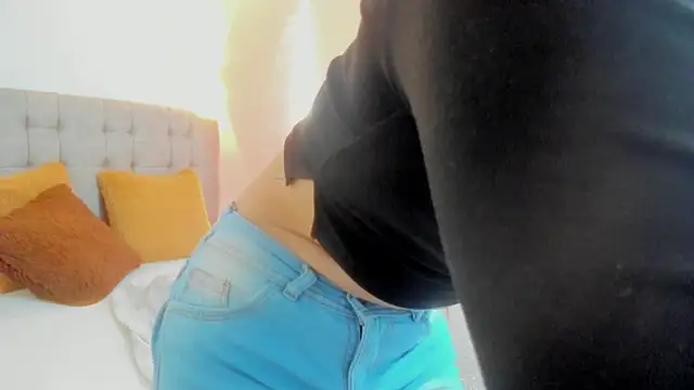 Snapshot of Carolina_hernandez22 chatting on October 27, 12:53 pm Carolina hernandez22 online show from October 27, 12:53 pm