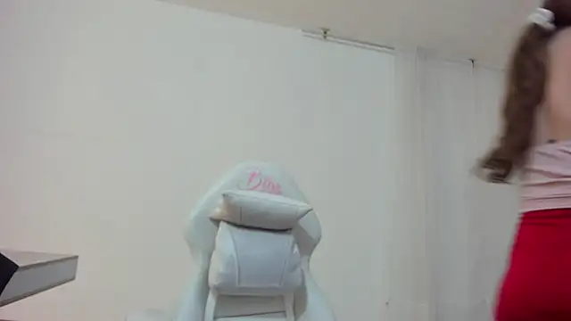 Snapshot of Carolina_hernandez22 chatting on October 28, 12:52 pm Carolina hernandez22 online show from October 28, 12:52 pm