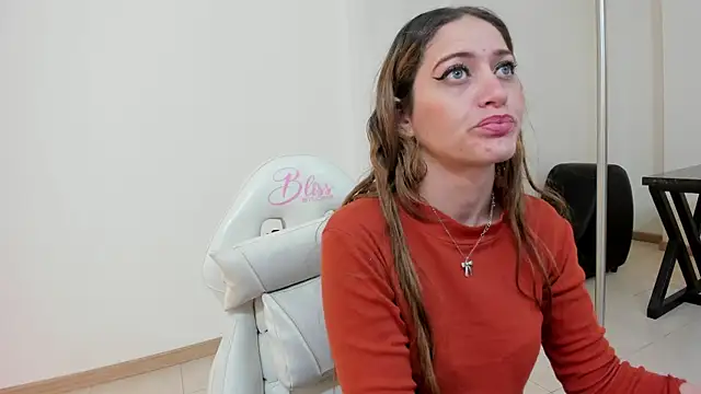 Snapshot of Carolina_hernandez22 chatting on November 10, 12:15 pm Carolina hernandez22 online show from November 10, 12:15 pm