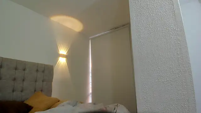 Snapshot of Carolina_hernandez22 chatting on November 25, 12:16 pm Carolina hernandez22 online show from November 25, 12:16 pm