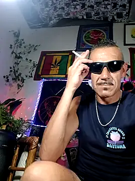 Snapshot of Bbboy42 chatting on January 24, 10:00 am Bbboy42 online show from January 24, 10:00 am