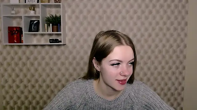 AliceFlirtt  online show from December 31, 7:20 am