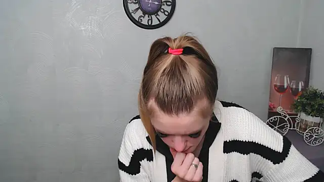 AliceFlirtt  online show from March 6, 3:02 pm