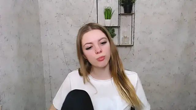 AliceFlirtt  online show from March 12, 10:26 am