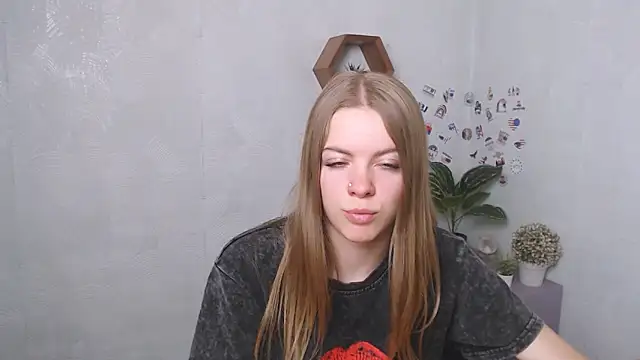 AliceFlirtt  online show from September 10, 9:20 am