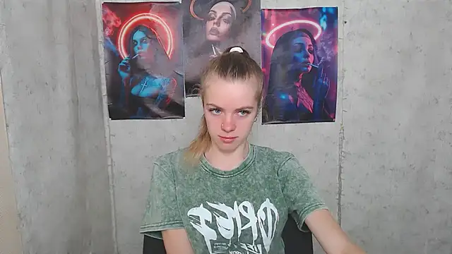 AliceFlirtt  online show from September 12, 8:25 am