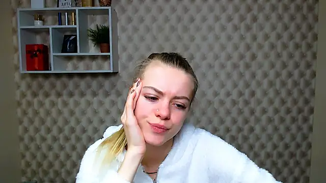 AliceFlirtt  online show from October 22, 9:42 am