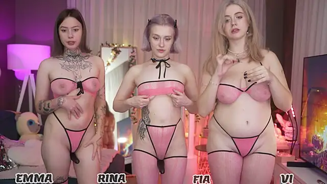 your favoritegirls online show from September 15, 4:01 am