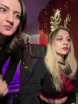 Dooubletroublee online show from December 22, 9:53 pm