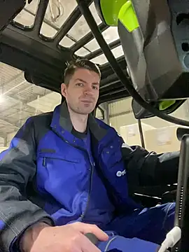 Snapshot of Ricoleckt chatting on February 17, 6:09 am Ricoleckt online show from February 17, 6:09 am