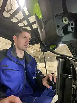 Snapshot of Ricoleckt chatting on February 18, 10:05 am Ricoleckt online show from February 18, 10:05 am