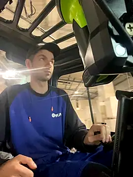 Snapshot of Ricoleckt chatting on September 17, 3:24 pm Ricoleckt online show from September 17, 3:24 pm