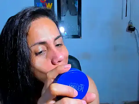 juanblakbigcock online show from April 12, 9:09 pm