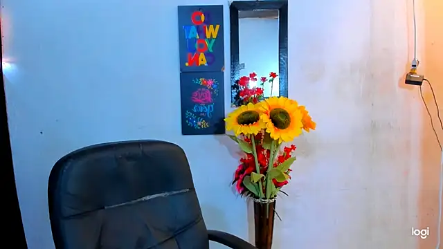 juanblakbigcock online show from April 15, 4:03 pm