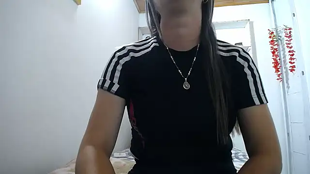 Snapshot of Luna_girlhot_ chatting on April 13, 6:24 pm Luna girlhot online show from April 13, 6:24 pm