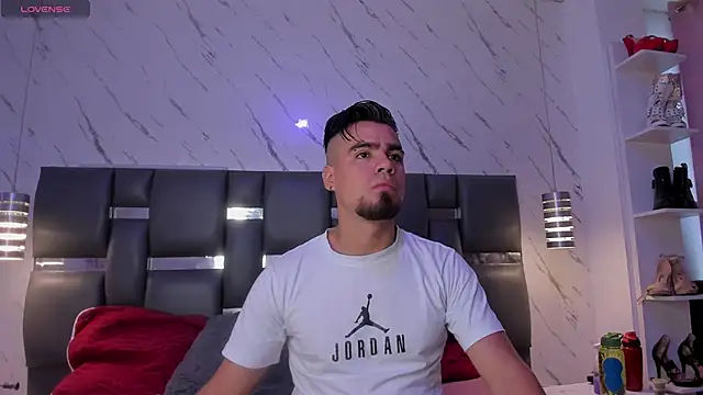 PittAndLunaa online show from March 7, 12:24 pm