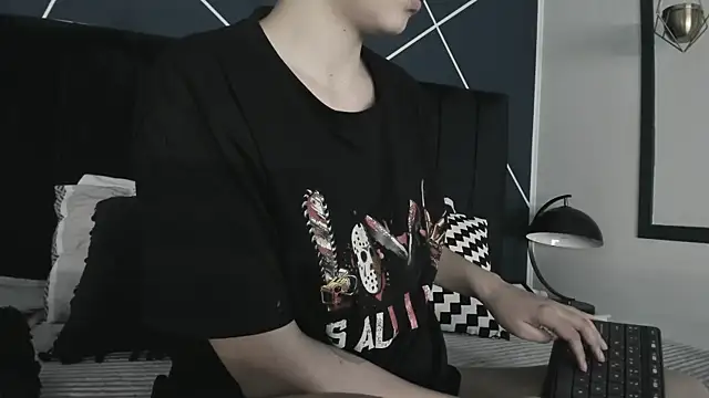 Adeelinee online show from February 7, 8:10 pm