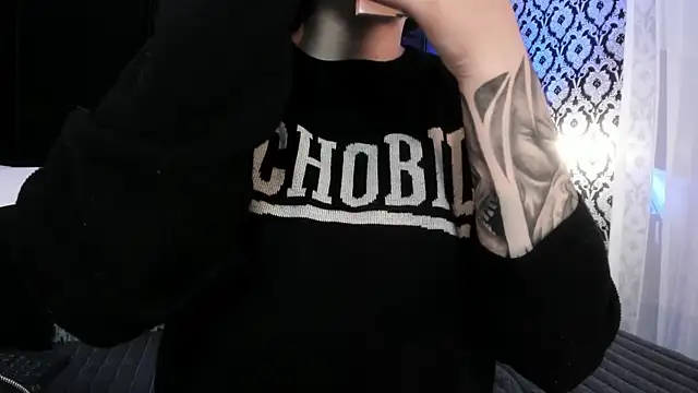 Adeelinee online show from September 29, 7:40 pm