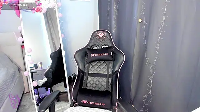 Kimmy powell online show from April 21, 4:08 am