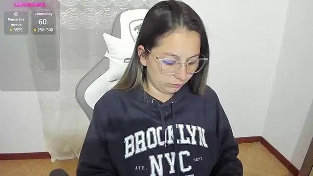 samantha  wilson online show from December 3, 11:46 pm