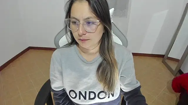 samantha  wilson online show from February 5, 12:10 am