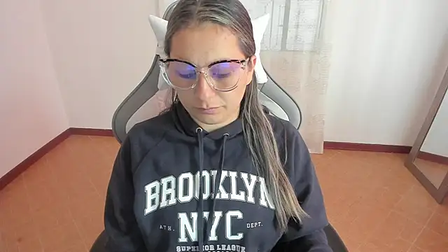 samantha  wilson online show from February 25, 12:13 pm