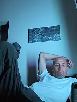 Snapshot of El_Gizmo chatting on October 25, 7:16 am El Gizmo online show from October 25, 7:16 am