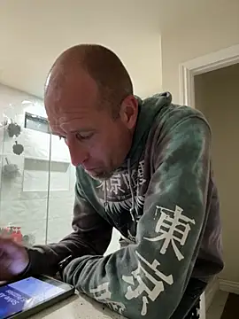 Snapshot of El_Gizmo chatting on December 2, 7:57 am El Gizmo online show from December 2, 7:57 am