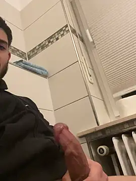 Snapshot of Furko_33 chatting on December 27, 1:00 am Furko 33 online show from December 27, 1:00 am