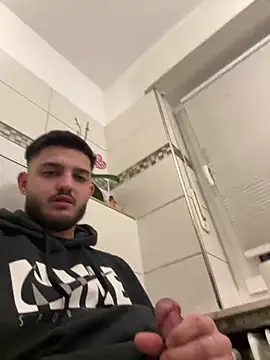 Snapshot of Furko_33 chatting on February 2, 2:27 am Furko 33 online show from February 2, 2:27 am