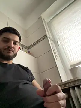 Snapshot of Furko_33 chatting on February 14, 3:05 pm Furko 33 online show from February 14, 3:05 pm