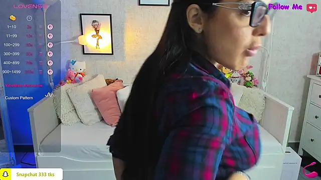 Snapshot of LindsayDeee chatting on November 14, 7:18 am LindsayDeee online show from November 14, 7:18 am