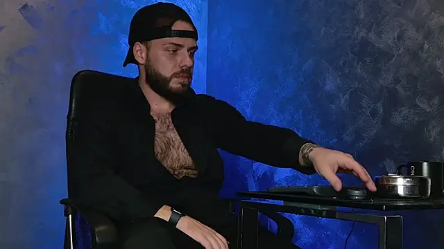 juliusmasters online show from December 15, 8:35 pm